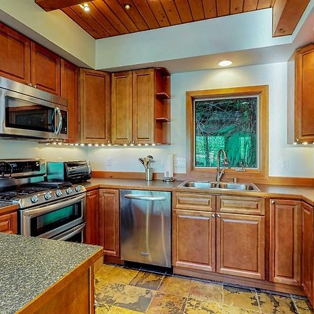 Вілла Woodland Hideaway In The Hills Lake Stevens Екстер'єр фото